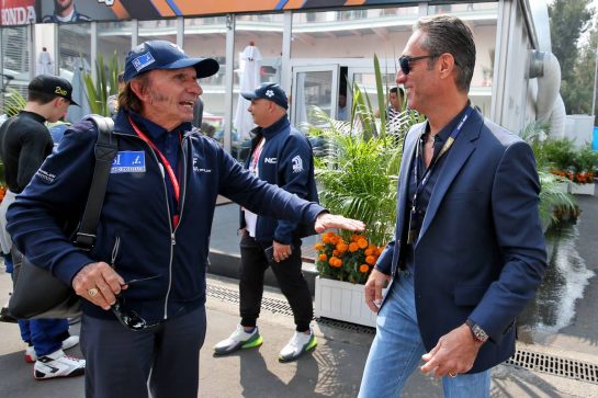 (L to R): Emerson Fittipaldi (BRA) with Carlos Slim Domit (MEX) Chairman of America Movil.
27.10.2019. Formula 1 World Championship, Rd 18, Mexican Grand Prix, Mexico City, Mexico, Race Day.
- www.xpbimages.com, EMail: requests@xpbimages.com © Copyright: Moy / XPB Images