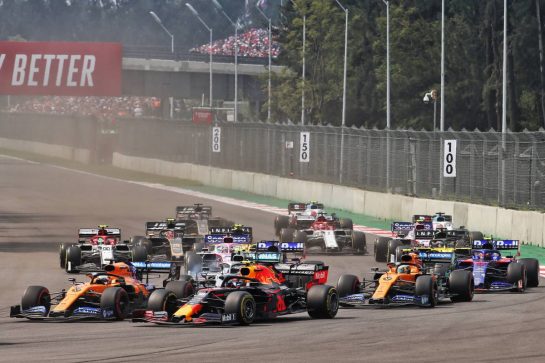 Alexander Albon (THA) Red Bull Racing RB15 and Carlos Sainz Jr (ESP) McLaren MCL34 at the start of the race.
27.10.2019. Formula 1 World Championship, Rd 18, Mexican Grand Prix, Mexico City, Mexico, Race Day.
- www.xpbimages.com, EMail: requests@xpbimages.com © Copyright: Batchelor / XPB Images