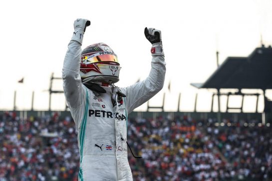Lewis Hamilton (GBR), Mercedes AMG F1
27.10.2019. Formula 1 World Championship, Rd 18, Mexican Grand Prix, Mexico City, Mexico, Race Day.
- www.xpbimages.com, EMail: requests@xpbimages.com © Copyright: Charniaux / XPB Images
