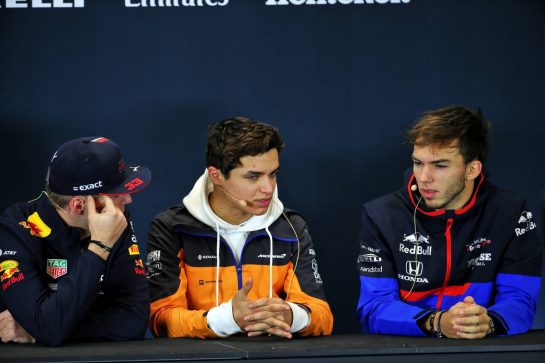 (L to R): Max Verstappen (NLD) Red Bull Racing; Lando Norris (GBR) McLaren; and Pierre Gasly (FRA) Scuderia Toro Rosso, in the FIA Press Conference.
31.10.2019. Formula 1 World Championship, Rd 19, United States Grand Prix, Austin, Texas, USA, Preparation Day.
- www.xpbimages.com, EMail: requests@xpbimages.com © Copyright: Batchelor / XPB Images