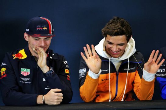 (L to R): Max Verstappen (NLD) Red Bull Racing and Lando Norris (GBR) McLaren in the FIA Press Conference.
31.10.2019. Formula 1 World Championship, Rd 19, United States Grand Prix, Austin, Texas, USA, Preparation Day.
- www.xpbimages.com, EMail: requests@xpbimages.com © Copyright: Batchelor / XPB Images