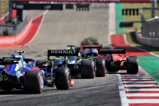 Sebastian Vettel (GER) Ferrari SF90 leads Daniel Ricciardo (AUS) Renault F1 Team RS19.
03.11.2019. Formula 1 World Championship, Rd 19, United States Grand Prix, Austin, Texas, USA, Race Day.
- www.xpbimages.com, EMail: requests@xpbimages.com © Copyright: Bearne / XPB Images