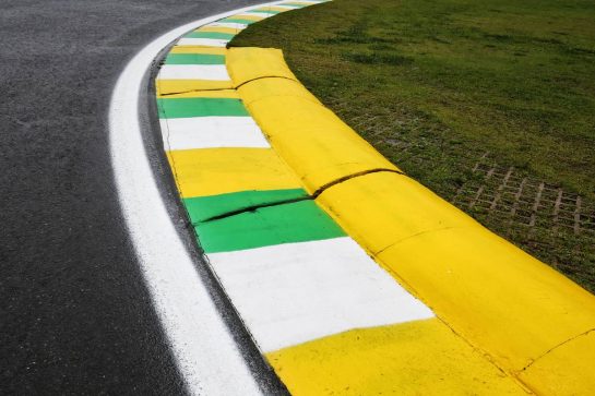 Circuit atmosphere - kerb detail.
14.11.2019. Formula 1 World Championship, Rd 20, Brazilian Grand Prix, Sao Paulo, Brazil, Preparation Day.
- www.xpbimages.com, EMail: requests@xpbimages.com © Copyright: Moy / XPB Images