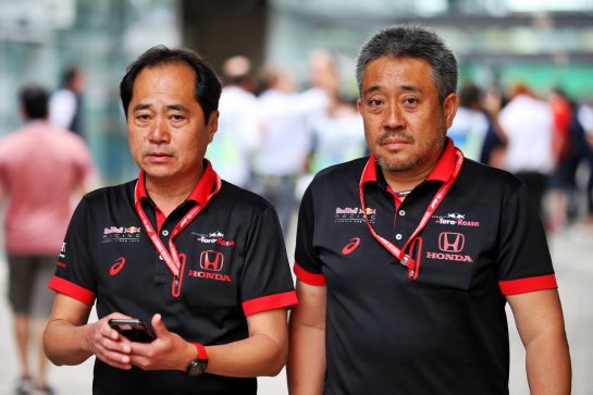 (L to R): Toyoharu Tanabe (JPN) Honda Racing F1 Technical Director with Masashi Yamamoto (JPN) Honda Racing F1 Managing Director.
16.11.2019. Formula 1 World Championship, Rd 20, Brazilian Grand Prix, Sao Paulo, Brazil, Qualifying Day.
- www.xpbimages.com, EMail: requests@xpbimages.com © Copyright: Batchelor / XPB Images