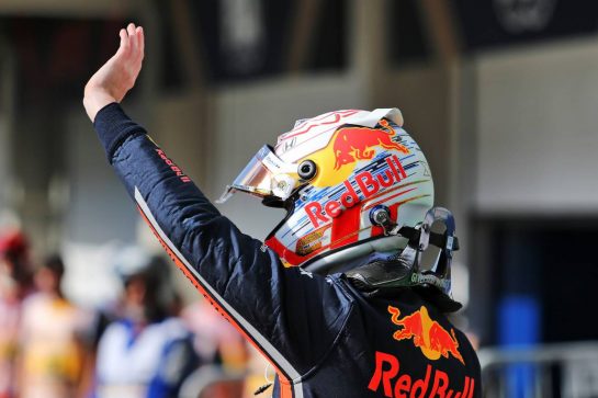 Max Verstappen (NLD) Red Bull Racing celebrates his pole position in qualifying parc ferme.
16.11.2019. Formula 1 World Championship, Rd 20, Brazilian Grand Prix, Sao Paulo, Brazil, Qualifying Day.
- www.xpbimages.com, EMail: requests@xpbimages.com © Copyright: Charniaux / XPB Images