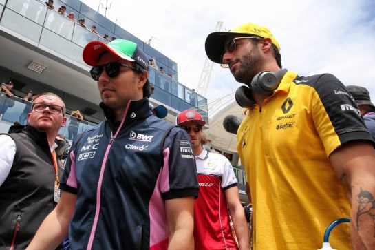 (L to R): Sergio Perez (MEX) Racing Point F1 Team and Daniel Ricciardo (AUS) Renault F1 Team on the drivers parade.
17.11.2019. Formula 1 World Championship, Rd 20, Brazilian Grand Prix, Sao Paulo, Brazil, Race Day.
- www.xpbimages.com, EMail: requests@xpbimages.com © Copyright: Batchelor / XPB Images