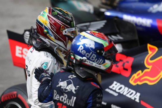 Lewis Hamilton (GBR) Mercedes AMG F1 W10 and 2nd place Pierre Gasly (FRA) Scuderia Toro Rosso STR14.
17.11.2019. Formula 1 World Championship, Rd 20, Brazilian Grand Prix, Sao Paulo, Brazil, Race Day.
- www.xpbimages.com, EMail: requests@xpbimages.com © Copyright: Batchelor / XPB Images
