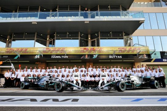Lewis Hamilton (GBR) Mercedes AMG F1 and Valtteri Bottas (FIN) Mercedes AMG F1 at a team photograph.
28.11.2019. Formula 1 World Championship, Rd 21, Abu Dhabi Grand Prix, Yas Marina Circuit, Abu Dhabi, Preparation Day.
- www.xpbimages.com, EMail: requests@xpbimages.com © Copyright: Moy / XPB Images