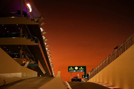 Daniil Kvyat (RUS) Scuderia Toro Rosso STR14.
29.11.2019. Formula 1 World Championship, Rd 21, Abu Dhabi Grand Prix, Yas Marina Circuit, Abu Dhabi, Practice Day.
 - www.xpbimages.com, EMail: requests@xpbimages.com © Copyright: Bearne / XPB Images