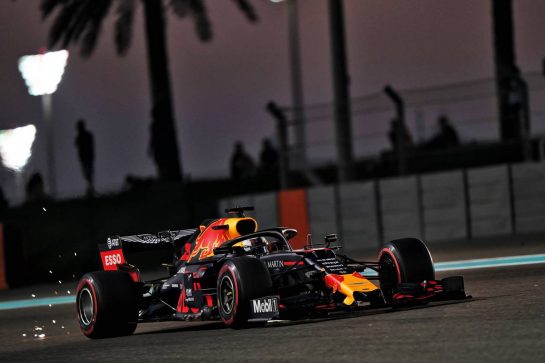 Max Verstappen (NLD) Red Bull Racing RB15.                               
29.11.2019. Formula 1 World Championship, Rd 21, Abu Dhabi Grand Prix, Yas Marina Circuit, Abu Dhabi, Practice Day.
 - www.xpbimages.com, EMail: requests@xpbimages.com © Copyright: Dungan / XPB Images