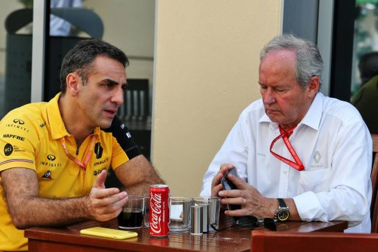 (L to R): Cyril Abiteboul (FRA) Renault Sport F1 Managing Director with Jerome Stoll (FRA) Renault Sport F1 President.
30.11.2019. Formula 1 World Championship, Rd 21, Abu Dhabi Grand Prix, Yas Marina Circuit, Abu Dhabi, Qualifying Day.
- www.xpbimages.com, EMail: requests@xpbimages.com © Copyright: Moy / XPB Images