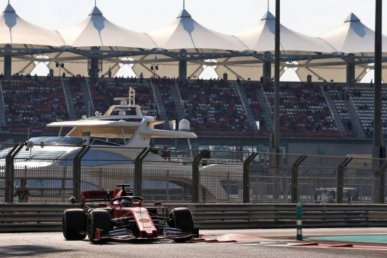 Sebastian Vettel (GER) Ferrari SF90.
30.11.2019. Formula 1 World Championship, Rd 21, Abu Dhabi Grand Prix, Yas Marina Circuit, Abu Dhabi, Qualifying Day.
- www.xpbimages.com, EMail: requests@xpbimages.com © Copyright: Moy / XPB Images