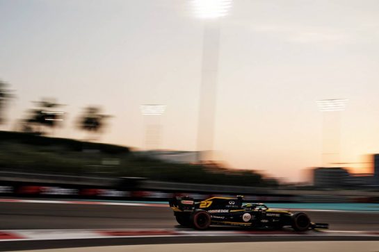 Nico Hulkenberg (GER) Renault F1 Team RS19.
30.11.2019. Formula 1 World Championship, Rd 21, Abu Dhabi Grand Prix, Yas Marina Circuit, Abu Dhabi, Qualifying Day.
 - www.xpbimages.com, EMail: requests@xpbimages.com © Copyright: Dungan / XPB Images