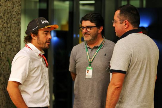 (L to R): Fernando Alonso (ESP) with Luis Garcia Abad (ESP) Driver Manager and Eric Boullier (FRA).
30.11.2019. Formula 1 World Championship, Rd 21, Abu Dhabi Grand Prix, Yas Marina Circuit, Abu Dhabi, Qualifying Day.
- www.xpbimages.com, EMail: requests@xpbimages.com © Copyright: Moy / XPB Images