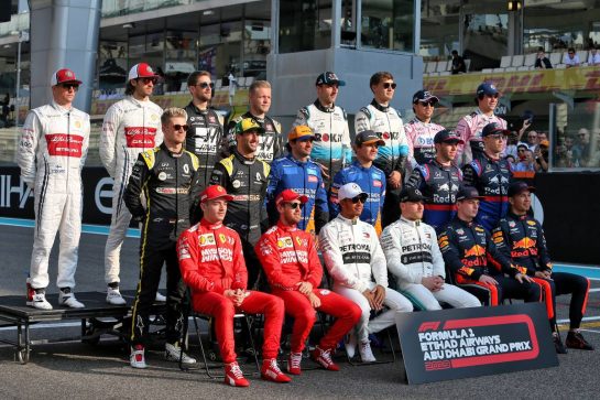 Drivers end of season photograph.
01.12.2019. Formula 1 World Championship, Rd 21, Abu Dhabi Grand Prix, Yas Marina Circuit, Abu Dhabi, Race Day.
- www.xpbimages.com, EMail: requests@xpbimages.com © Copyright: Moy / XPB Images
