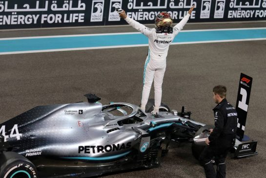 Lewis Hamilton (GBR), Mercedes AMG F1  
01.12.2019. Formula 1 World Championship, Rd 21, Abu Dhabi Grand Prix, Yas Marina Circuit, Abu Dhabi, Race Day.
- www.xpbimages.com, EMail: requests@xpbimages.com © Copyright: Charniaux / XPB Images
