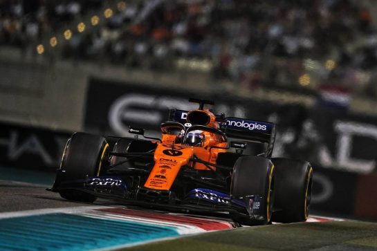 Carlos Sainz Jr (ESP) McLaren MCL34.
01.12.2019. Formula 1 World Championship, Rd 21, Abu Dhabi Grand Prix, Yas Marina Circuit, Abu Dhabi, Race Day.
 - www.xpbimages.com, EMail: requests@xpbimages.com © Copyright: Dungan / XPB Images