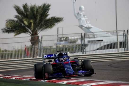 Sean Gelael (IDN) Scuderia Toro Rosso STR14 Test Driver.
03.12.2019. Formula 1 Testing, Yas Marina Circuit, Abu Dhabi, Tuesday.
 - www.xpbimages.com, EMail: requests@xpbimages.com © Copyright: Batchelor / XPB Images