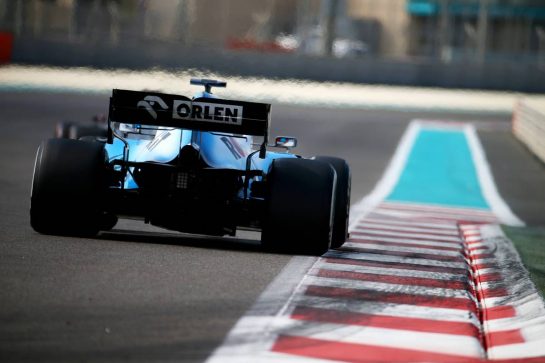 George Russell (GBR) Williams Racing FW42.
03.12.2019. Formula 1 Testing, Yas Marina Circuit, Abu Dhabi, Tuesday.
 - www.xpbimages.com, EMail: requests@xpbimages.com © Copyright: Batchelor / XPB Images