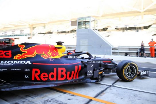 Alexander Albon (THA) Red Bull Racing RB15.
04.12.2019. Formula 1 Testing, Yas Marina Circuit, Abu Dhabi, Wednesday.
- www.xpbimages.com, EMail: requests@xpbimages.com © Copyright: Batchelor / XPB Images