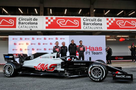 (L to R): Kevin Magnussen (DEN) Haas F1 Team; Gene Haas (USA) Haas Automotion President; Guenther Steiner (ITA) Haas F1 Team Prinicipal; and Romain Grosjean (FRA) Haas F1 Team, with the Haas VF-20.
19.02.2020. Formula One Testing, Day One, Barcelona, Spain. Wednesday.
- www.xpbimages.com, EMail: requests@xpbimages.com © Copyright: Batchelor / XPB Images