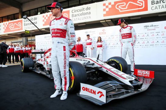 Kimi Raikkonen (FIN) Alfa Romeo Racing and Antonio Giovinazzi (ITA) Alfa Romeo Racing with the Alfa Romeo Racing C39.
19.02.2020. Formula One Testing, Day One, Barcelona, Spain. Wednesday.
- www.xpbimages.com, EMail: requests@xpbimages.com © Copyright: Batchelor / XPB Images