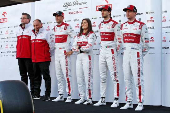 (L to R): Jan Monchaux, Alfa Romeo Racing Technical Director; Frederic Vasseur (FRA) Alfa Romeo Racing Team Principal; Robert Kubica (POL) Alfa Romeo Racing Reserve Driver; Tatiana Calderon (COL) Alfa Romeo Racing Development Driver; Antonio Giovinazzi (ITA) Alfa Romeo Racing; and Kimi Raikkonen (FIN) Alfa Romeo Racing.
19.02.2020. Formula One Testing, Day One, Barcelona, Spain. Wednesday.
- www.xpbimages.com, EMail: requests@xpbimages.com © Copyright: Batchelor / XPB Images