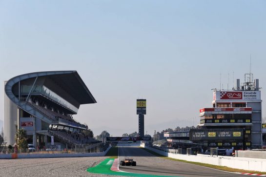 Carlos Sainz Jr (ESP) McLaren MCL35.
21.02.2020. Formula One Testing, Day Three, Barcelona, Spain. Friday.
- www.xpbimages.com, EMail: requests@xpbimages.com © Copyright: Moy / XPB Images