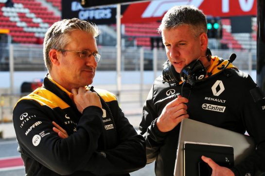 Pat Fry (GBR) Renault F1 Team Technical Director (Chassis) (Left).
26.02.2020. Formula One Testing, Day One, Barcelona, Spain. Wednesday.
- www.xpbimages.com, EMail: requests@xpbimages.com © Copyright: Batchelor / XPB Images