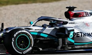 Hamilton unconvinced by Pirelli's 'pumped up' tyres