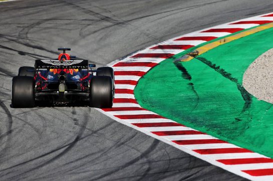 Alexander Albon (THA) Red Bull Racing RB16.
28.02.2020. Formula One Testing, Day Three, Barcelona, Spain. Friday.
- www.xpbimages.com, EMail: requests@xpbimages.com © Copyright: Moy / XPB Images