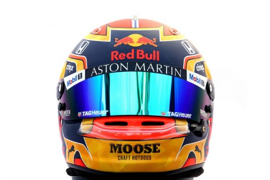 The helmet of Alexander Albon (THA) Red Bull Racing.
12.03.2020. Formula 1 World Championship, Rd 1, Australian Grand Prix, Albert Park, Melbourne, Australia, Preparation Day.
- www.xpbimages.com, EMail: requests@xpbimages.com © Copyright: Batchelor / XPB Images