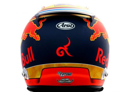 The helmet of Alexander Albon (THA) Red Bull Racing.
12.03.2020. Formula 1 World Championship, Rd 1, Australian Grand Prix, Albert Park, Melbourne, Australia, Preparation Day.
- www.xpbimages.com, EMail: requests@xpbimages.com © Copyright: Batchelor / XPB Images