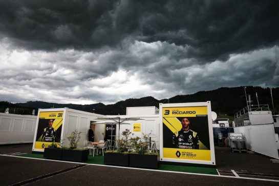 Paddock atmosphere - Renault F1 Team.
01.07.2020. Formula 1 World Championship, Rd 1, Austrian Grand Prix, Spielberg, Austria, Preparation Day.
- www.xpbimages.com, EMail: requests@xpbimages.com © Copyright: Moy / XPB Images