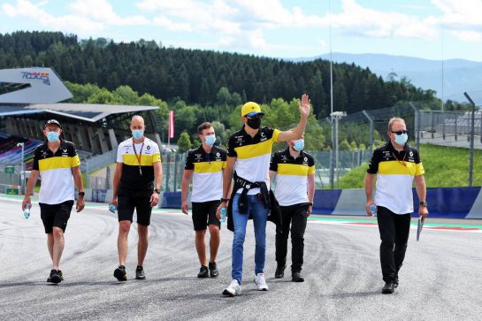 Esteban Ocon (FRA) Renault F1 Team walks the circuit with the team.
02.07.2020. Formula 1 World Championship, Rd 1, Austrian Grand Prix, Spielberg, Austria, Preparation Day.
- www.xpbimages.com, EMail: requests@xpbimages.com © Copyright: Moy / XPB Images
