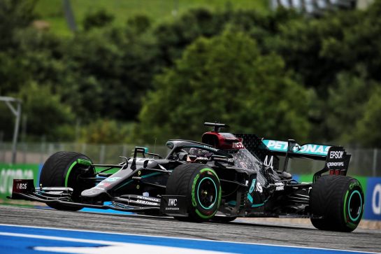 Lewis Hamilton (GBR) Mercedes AMG F1 W11.
03.07.2020. Formula 1 World Championship, Rd 1, Austrian Grand Prix, Spielberg, Austria, Practice Day.
- www.xpbimages.com, EMail: requests@xpbimages.com © Copyright: Batchelor / XPB Images