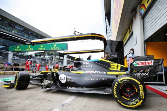 Esteban Ocon (FRA) Renault F1 Team RS20 leaves the pits.
03.07.2020. Formula 1 World Championship, Rd 1, Austrian Grand Prix, Spielberg, Austria, Practice Day.
- www.xpbimages.com, EMail: requests@xpbimages.com © Copyright: Moy / XPB Images