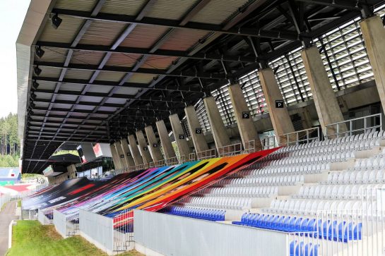 Circuit atmosphere - empty grandstand.
03.07.2020. Formula 1 World Championship, Rd 1, Austrian Grand Prix, Spielberg, Austria, Practice Day.
- www.xpbimages.com, EMail: requests@xpbimages.com © Copyright: Charniaux / XPB Images