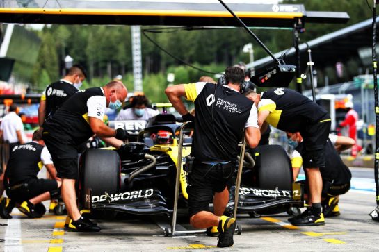 Esteban Ocon (FRA) Renault F1 Team RS20.
03.07.2020. Formula 1 World Championship, Rd 1, Austrian Grand Prix, Spielberg, Austria, Practice Day.
- www.xpbimages.com, EMail: requests@xpbimages.com © Copyright: Moy / XPB Images
