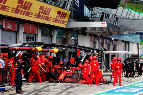 Sebastian Vettel (GER) Ferrari SF1000 practices a pit stop.
03.07.2020. Formula 1 World Championship, Rd 1, Austrian Grand Prix, Spielberg, Austria, Practice Day.
- www.xpbimages.com, EMail: requests@xpbimages.com © Copyright: Moy / XPB Images