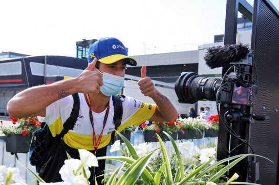 Daniel Ricciardo (AUS) Renault F1 Team.
04.07.2020. Formula 1 World Championship, Rd 1, Austrian Grand Prix, Spielberg, Austria, Qualifying Day.
- www.xpbimages.com, EMail: requests@xpbimages.com © Copyright: Moy / XPB Images