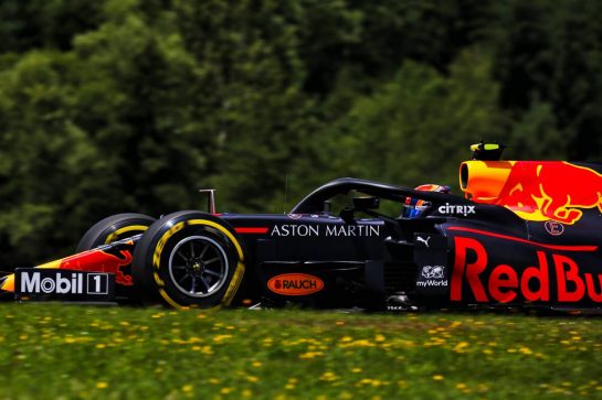 Alexander Albon (THA) Red Bull Racing RB16.
04.07.2020. Formula 1 World Championship, Rd 1, Austrian Grand Prix, Spielberg, Austria, Qualifying Day.
- www.xpbimages.com, EMail: requests@xpbimages.com © Copyright: Batchelor / XPB Images