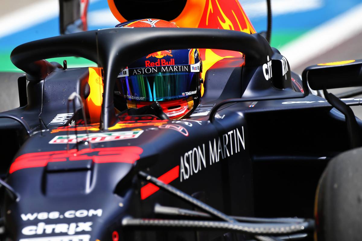 Alexander Albon (THA) Red Bull Racing RB16.