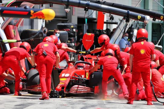 Charles Leclerc (MON) Ferrari SF1000 practices a pit stop.
04.07.2020. Formula 1 World Championship, Rd 1, Austrian Grand Prix, Spielberg, Austria, Qualifying Day.
- www.xpbimages.com, EMail: requests@xpbimages.com © Copyright: Moy / XPB Images