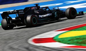 Hamilton escapes grid penalty for Q3 incident