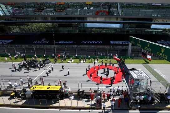 Drivers as the grid observes the national anthem.
05.07.2020. Formula 1 World Championship, Rd 1, Austrian Grand Prix, Spielberg, Austria, Race Day.
- www.xpbimages.com, EMail: requests@xpbimages.com © Copyright: Moy / XPB Images