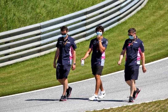Lance Stroll (CDN) Racing Point F1 Team walks the circuit with the team.
09.07.2020. Formula 1 World Championship, Rd 2, Steiermark Grand Prix, Spielberg, Austria, Preparation Day.
- www.xpbimages.com, EMail: requests@xpbimages.com © Copyright: Batchelor / XPB Images