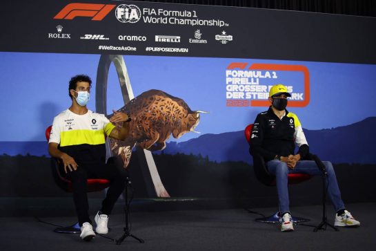 (L to R): Daniel Ricciardo (AUS) Renault F1 Team and Esteban Ocon (FRA) Renault F1 Team in the FIA Press Conference.
09.07.2020. Formula 1 World Championship, Rd 2, Steiermark Grand Prix, Spielberg, Austria, Preparation Day.
- www.xpbimages.com, EMail: requests@xpbimages.com - copy of publication required for printed pictures. Every used picture is fee-liable. © Copyright: FIA Pool Image for Editorial Use Only