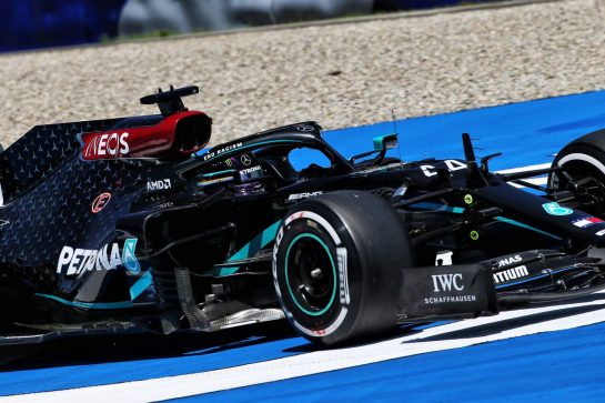 Lewis Hamilton (GBR) Mercedes AMG F1 W11 runs wide.
10.07.2020. Formula 1 World Championship, Rd 2, Steiermark Grand Prix, Spielberg, Austria, Practice Day.
- www.xpbimages.com, EMail: requests@xpbimages.com © Copyright: Batchelor / XPB Images