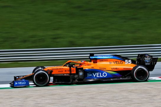 Carlos Sainz Jr (ESP) McLaren MCL35.
10.07.2020. Formula 1 World Championship, Rd 2, Steiermark Grand Prix, Spielberg, Austria, Practice Day.
- www.xpbimages.com, EMail: requests@xpbimages.com © Copyright: Charniaux / XPB Images